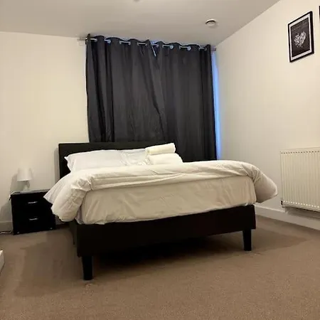 Two Bedrooms Flat In Stratford London Exterior photo