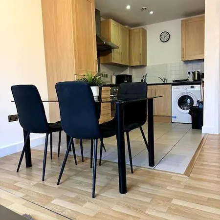 Two Bedrooms Flat In Stratford London Exterior photo