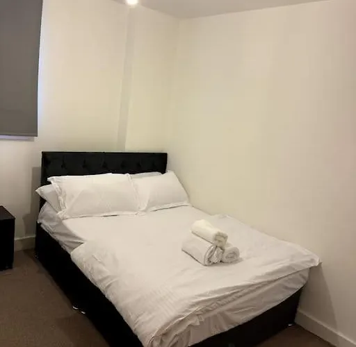 Two Bedrooms Flat In Stratford